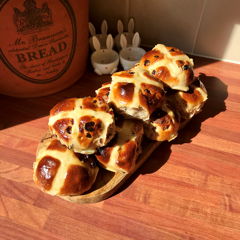 WomensInstitute's tweet photo. We hope everyone enjoys the Easter bank holiday weekend! 🐣

If you're spending this weekend baking some Easter treats, we have some inspiration for you on My WI! Recipes include classic hot cross buns, hollow chocolate eggs &amp; an Italian Easter dove loaf.

https://t.co/XJR7d5b7NM https://t.co/F9Mmkv3jSc