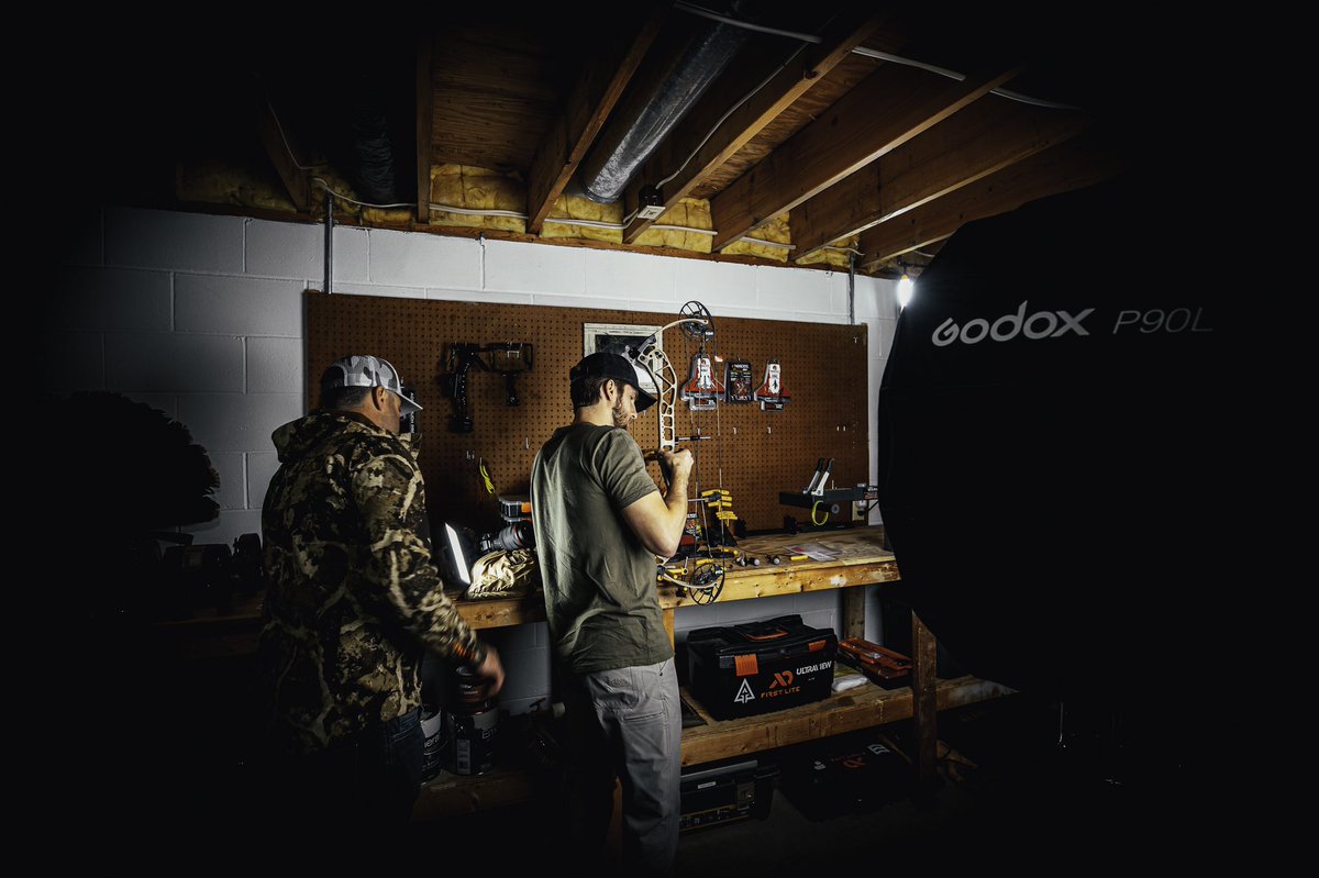 HuntMoxie's tweet photo. Lights. Camera. Action.

#HuntMoxie #CapturingTheChase #Hunting #PSEArchery #FirstLite #MorrellTargets #BowBuild https://t.co/WiZphUL4gx