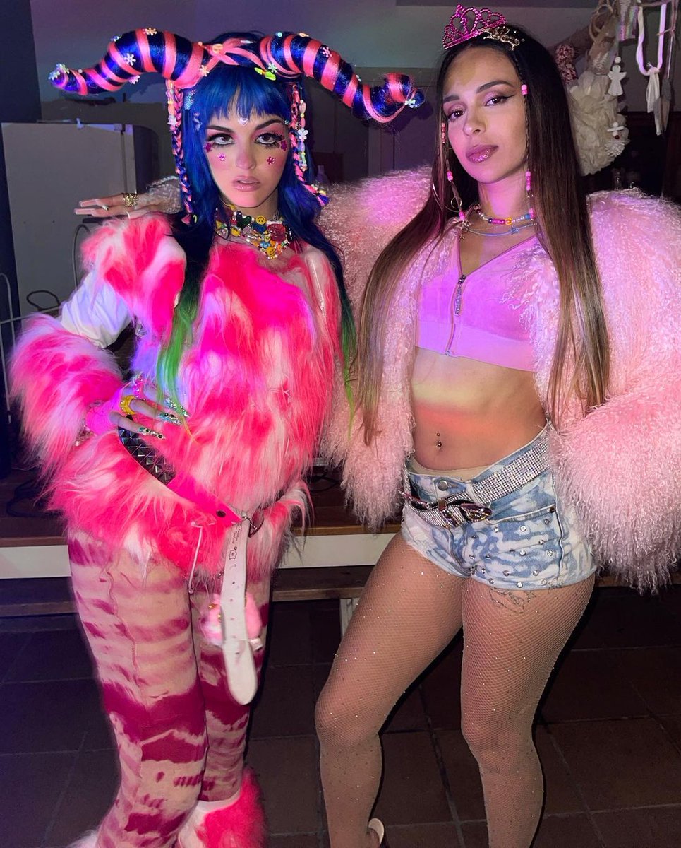 X-এ Bad Gyal Updates: Bad Gyal en una fiesta de disfraces celebrando el  cumpleaños de @sitabellan! 🌈🥳 t.coZeXuUc9Svt  X