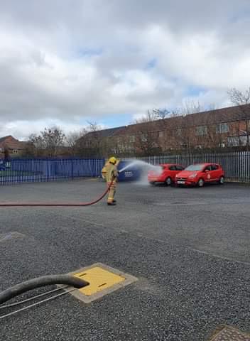Tyne_Wear_FRS's tweet photo. Practice makes perfect.
Last week Wallsend green watch carried out pumping from open water training.
Here's some snaps of them in action! π
#ReadyWillingAble #TrainingToProtectYou https://t.co/GtRJTDTeH5