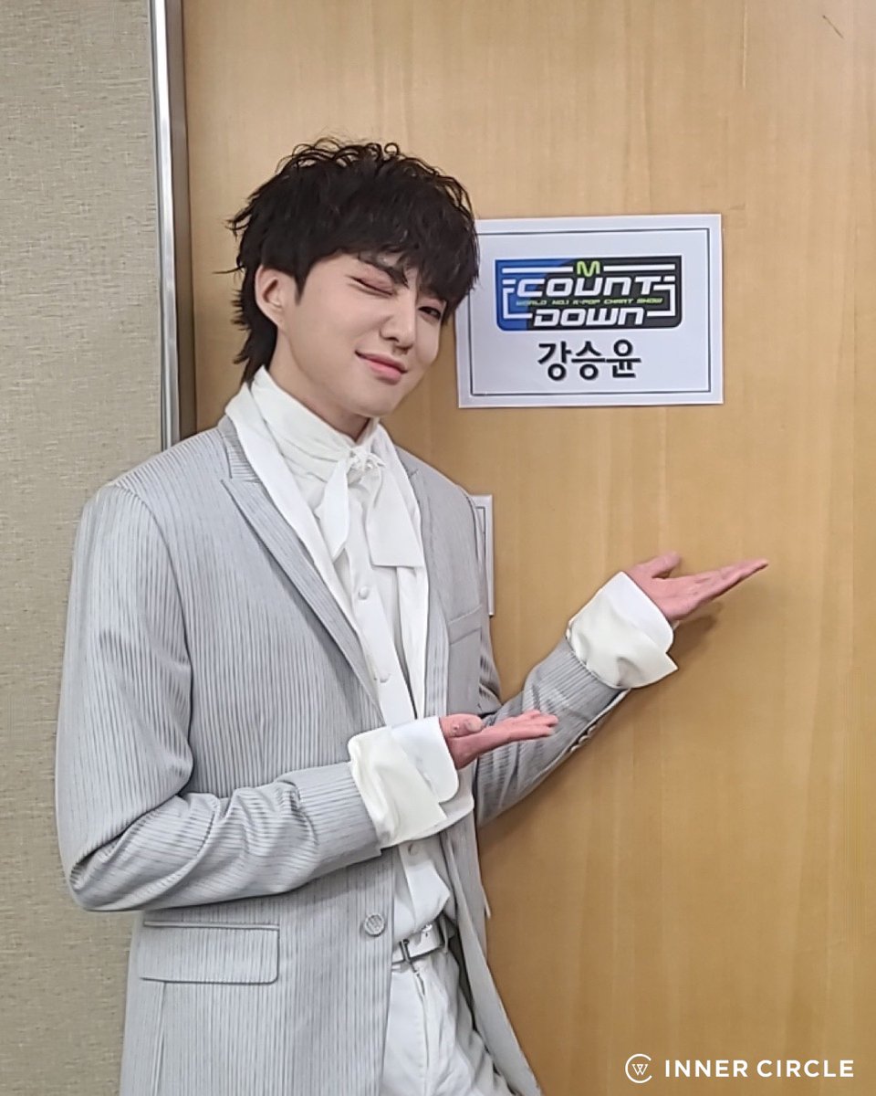 yginnercircle's tweet photo. #THANKUINNERCIRCLE

#강승윤 의 첫 PAGE 📖
아이야 (IYAH) 👶 &amp; BETTER 👍
무대를 응원해주신 인서 여러분 감사합니다💙

#YOON #MINO #KANGSEUNGYOON #PAGE
#아이야 #IYAH #BETTER #위너 #WINNER 
@official_yoon_ @official_mino_ https://t.co/Og3rFdW6re