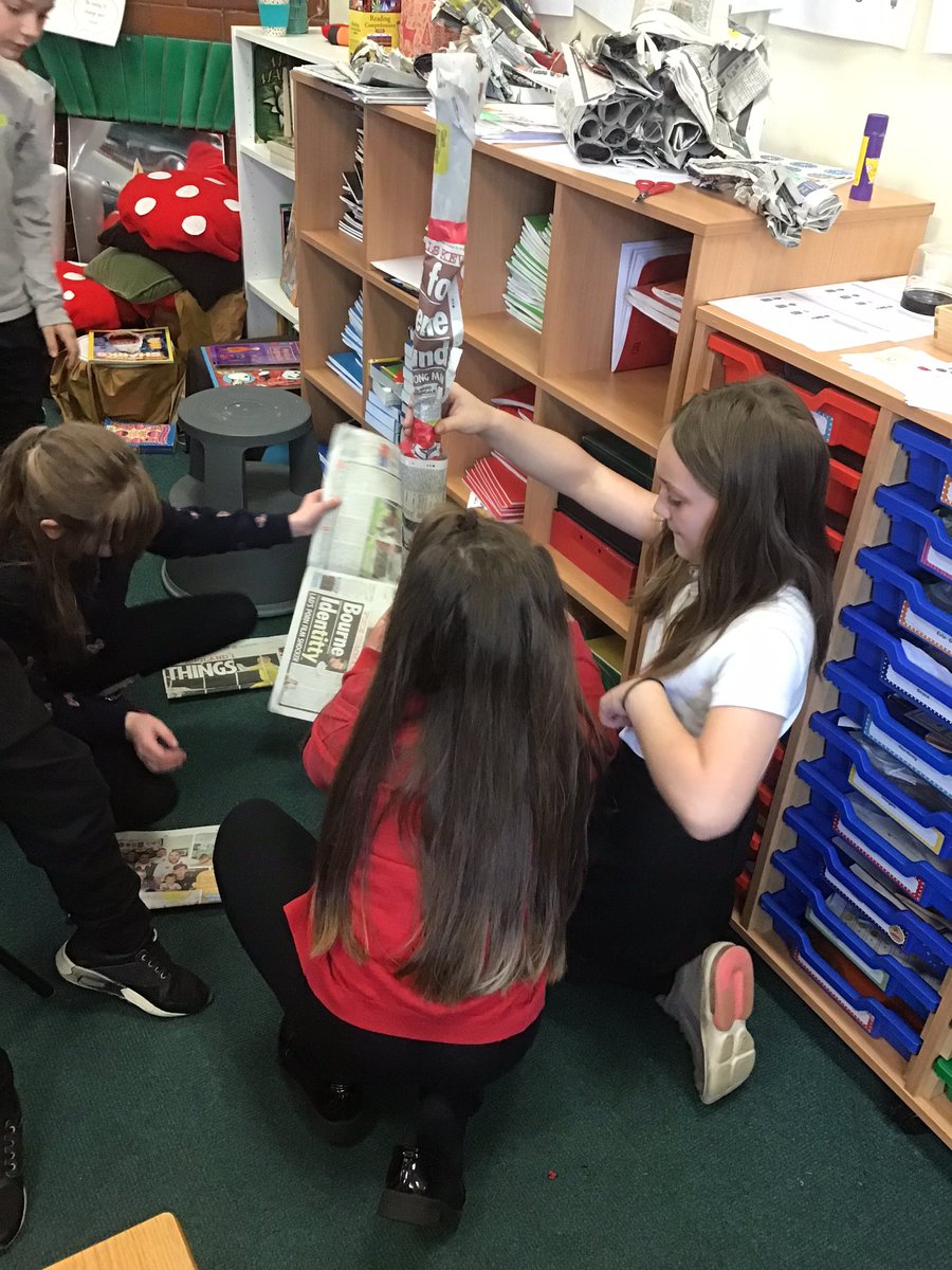 newton_class's tweet photo. HELP, we need to save the Easter bunny! Problem solving activities in Amethyst class! 🐰 https://t.co/9db8s0WIbC