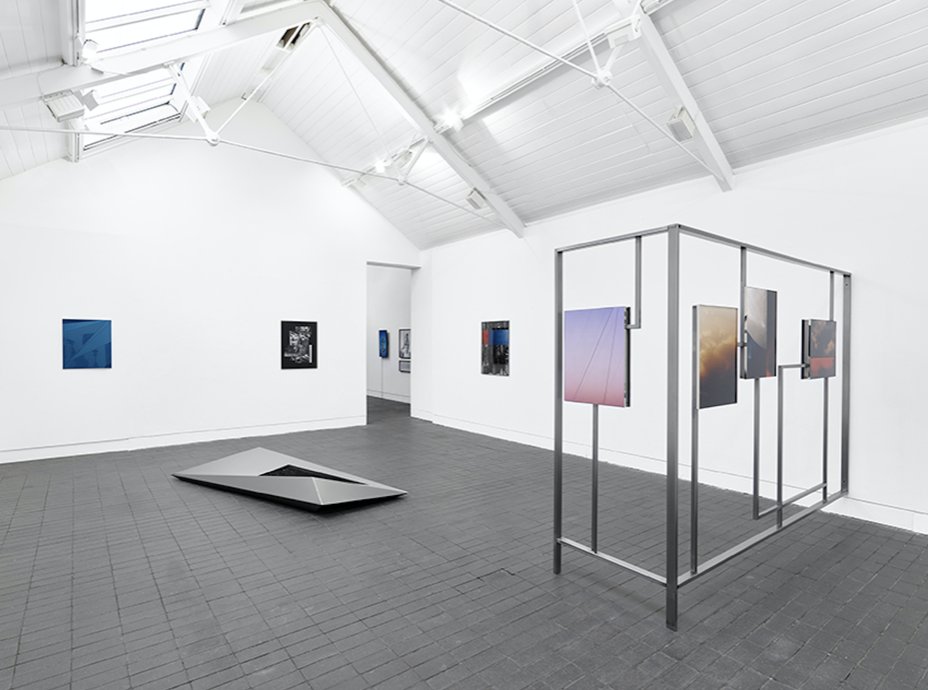 CMNetwork_'s tweet photo. 💥 Now open! The @JerwoodArts / @photoworks_uk Awards for early-career artists of any age based in the UK!  £10,000 artist fee, £5,000 production, printing from @SpectrumLab, mentoring, &amp; an exhibition in #London &amp; #UK touring exhibition.
Apply by 12 May: 
https://t.co/k3KzZaWJKJ https://t.co/RFGEM7bxCJ