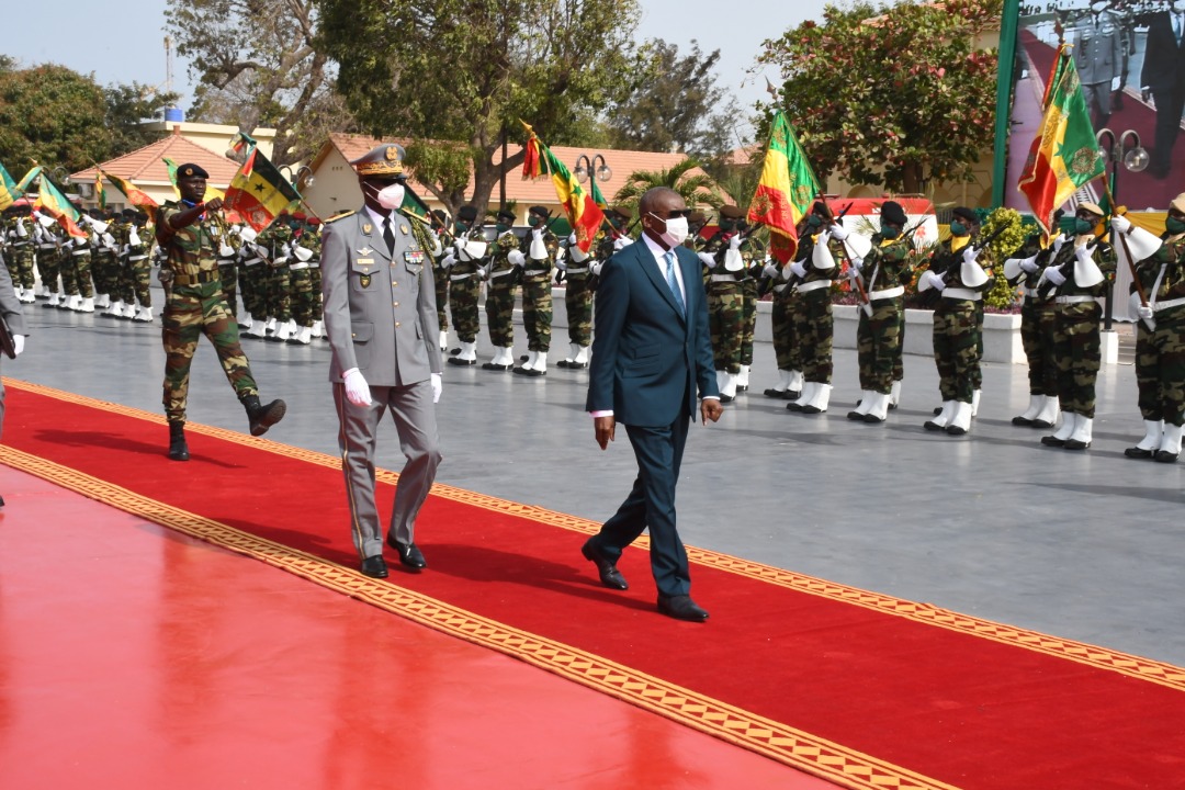 CHEFDIRPA's tweet photo. Le Quartier Dial Diop a abrité ce matin la cérémonie d'installation du général de corps d'armée Cheikh Wade dans ses fonctions de chef d'état-major général des Armées. La cérémonie a été présidée par Me Sidiki Kaba, Ministre des forces armées. https://t.co/qqnAl7nbxk