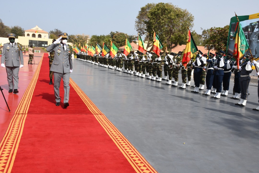 CHEFDIRPA's tweet photo. Le Quartier Dial Diop a abrité ce matin la cérémonie d'installation du général de corps d'armée Cheikh Wade dans ses fonctions de chef d'état-major général des Armées. La cérémonie a été présidée par Me Sidiki Kaba, Ministre des forces armées. https://t.co/qqnAl7nbxk