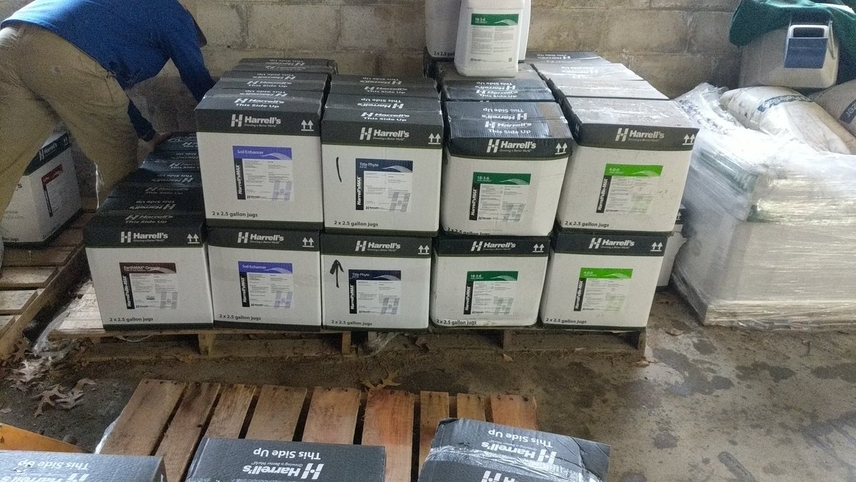 Turfhusky's tweet photo. @HarrellsLLC Getting ready for spring https://t.co/47B1nn91qn