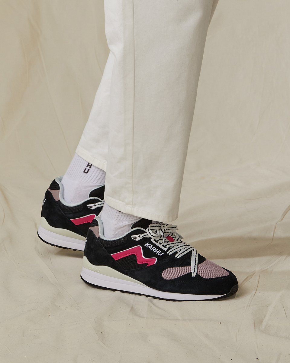 Footpatrol_ldn's tweet photo. Karhu return with a series of silhouttes doused in a host of whites, greys &amp; blacks as part of their 'Monochrome' pack. Shop now: https://t.co/WfUdl8n1Si #Karhu #KarhuFusion #KarhuSynchron https://t.co/jxv5kdrJAm