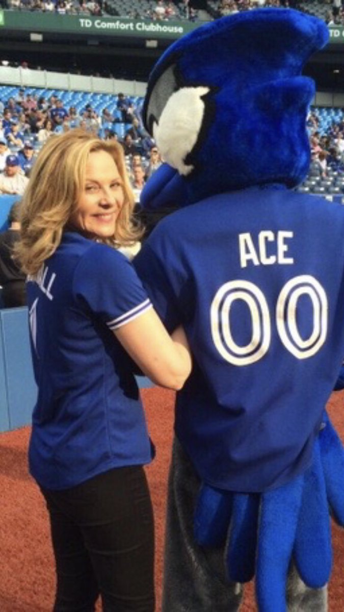 Kim Cattrall tweet media