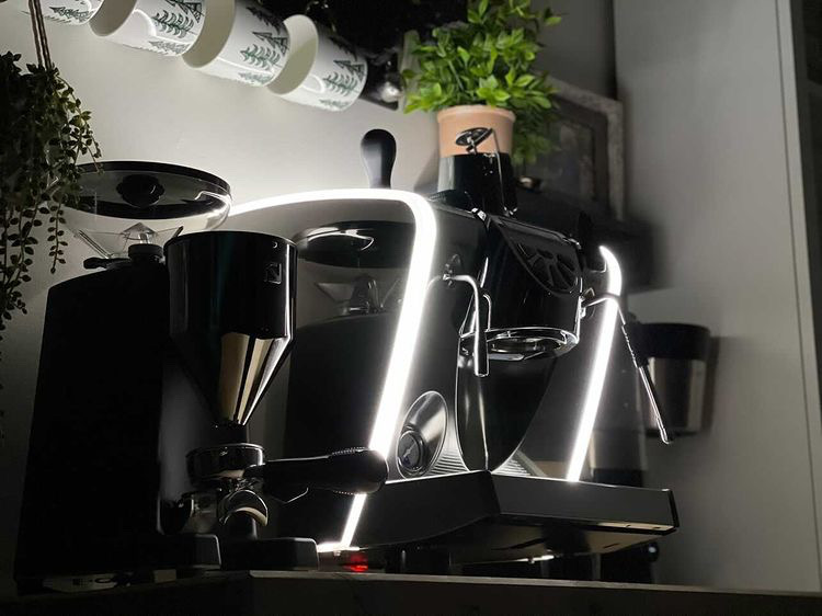 nuovasimonelli's tweet photo. Musica is the #CoffeeMachine dedicated to all #CoffeeLovers who want to brew great #Coffees like a professional #Barista. It includes a professional portafilter and an ergonomic steam dispenser system in just 32cm of compactness! #NuovaSimonelli

Ph. Credits @lincoln_poole https://t.co/g4VjT0aNYD