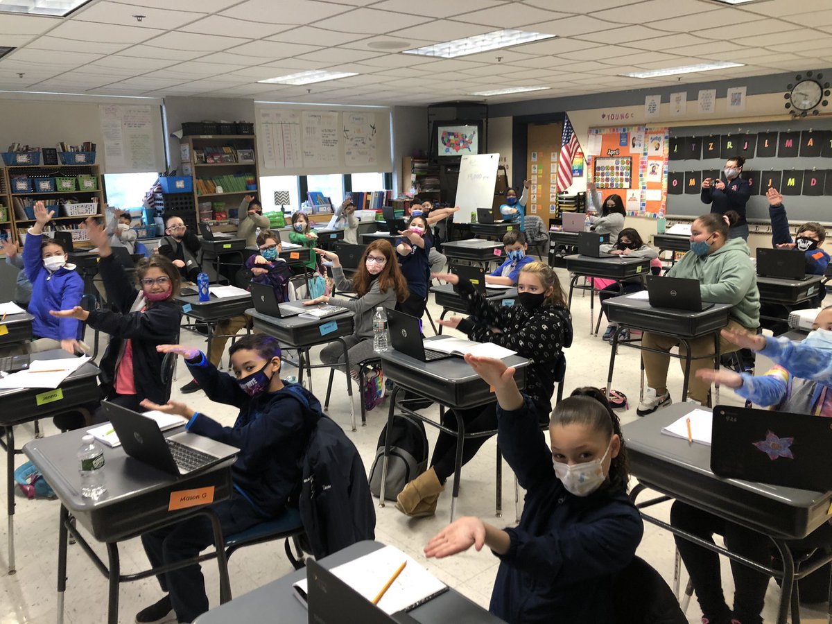 FRPSsupt's tweet photo. 27 present in-person @frps_Greene #4th this is what a full class looks like @MASchoolsK12 @MASCSchoolComm #mapoli https://t.co/aCOTfc3fh3