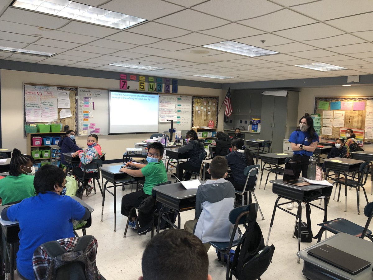 FRPSsupt's tweet photo. 27 present in-person @frps_Greene #4th this is what a full class looks like @MASchoolsK12 @MASCSchoolComm #mapoli https://t.co/aCOTfc3fh3