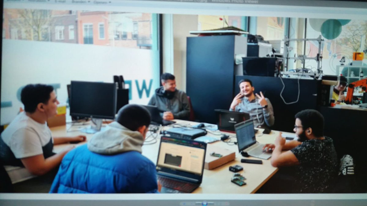 Vandaag dag één van de Da Vinci Inspiratie3Daagse! Een volledig online evenement met bijna 100 lezingen, workshops en masterclasses, voor ruim 800 medewerkers. En natuurlijk zorgen onze eigen studenten voor de technische ondersteuning! #trots #DVCI3D