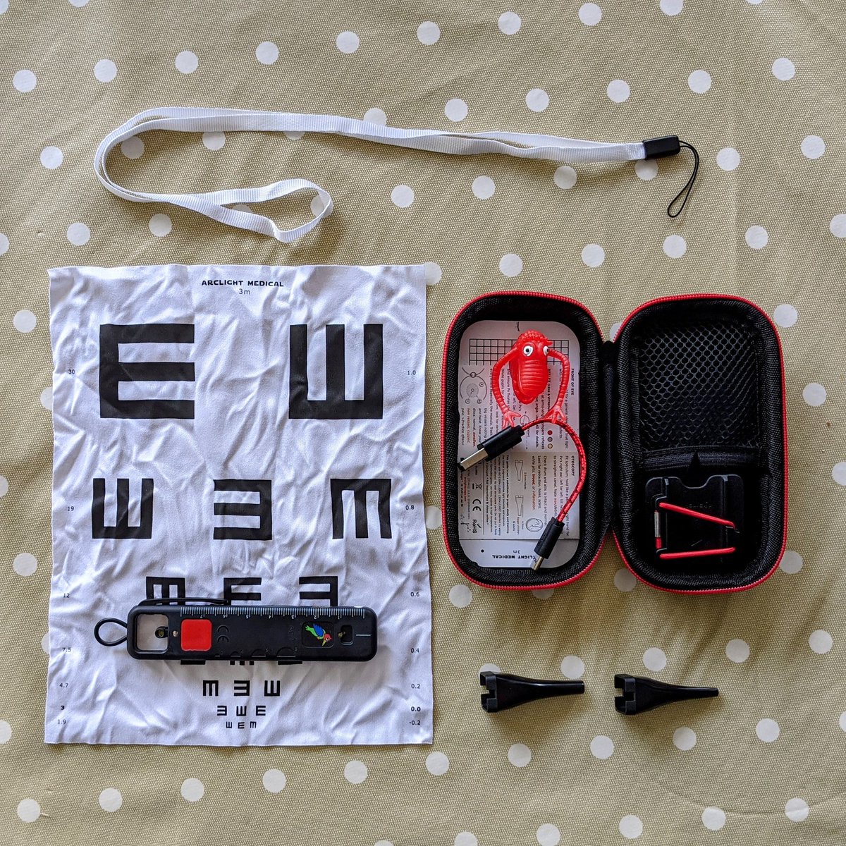 kilo14a's tweet photo. The Arclight from @StAndrewsUniv 
Ophthalmoscope, otoscope, loupe, cobalt blue light, phone mount and more, even a little dragon!
Brilliant kit, perfect for low resource medical settings and remote and exped med.
@WildMedSociety @extremeexpo 
#wildernessmed
#expeditionmed https://t.co/RMfi5L9ovX