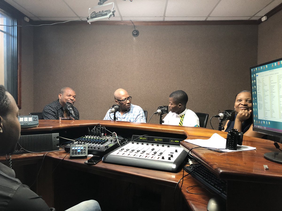 Gaelleactrice's tweet photo. Jodi a fè Radio Ibo 24 lane🥰
98.5
Pa gen manti nan sa! 

#KisaNouVle https://t.co/YSee2uocsE
