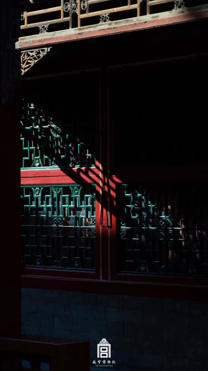 PalaceMuseum_'s tweet photo. As night falls, I record the light and shadow of the day. Have a sweet and cool #AprilFools dream...😂🤗😝 @PalaceMuseum_ 

#China #AprilFoolsDay #aprilwish #thursdayvibes #photography #Beijing #tourism #Amazing #ForbiddenCity #PalaceMuseum #art #architecture #thursdaymorning https://t.co/qkQbD1bK4Q