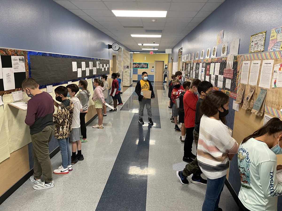 MrsWiatrek_FSES's tweet photo. Practicing our paired passages through a gallery walk this morning before wrapping up with our assessment... Love seeing the growth each week in these kiddos!! #bettertogether #missionpossiblecses https://t.co/0gxsoIaIjA