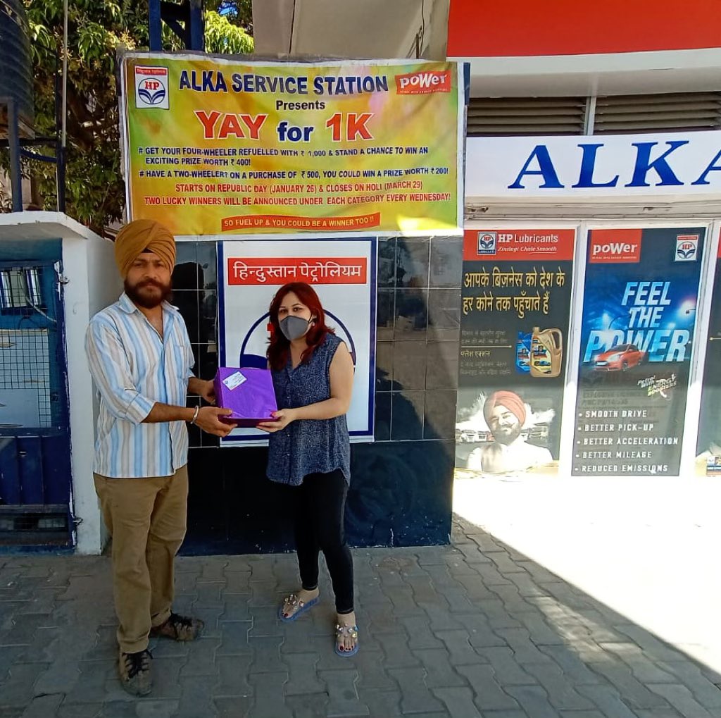 Meet the lucky winners from Week 9 of our #YayFor1K campaign 🎉
As we now close our 9-week campaign, we thank all our lovely customers for their trust &amp; love 💙❤️
We also thank HPCL Sales Officer <a href="/Dikshant_HPCL/">Dikshant Sagar</a> for his presence at the prog today &amp; his continued support!
<a href="/Rg03Goel/">Rajeev Goel</a>