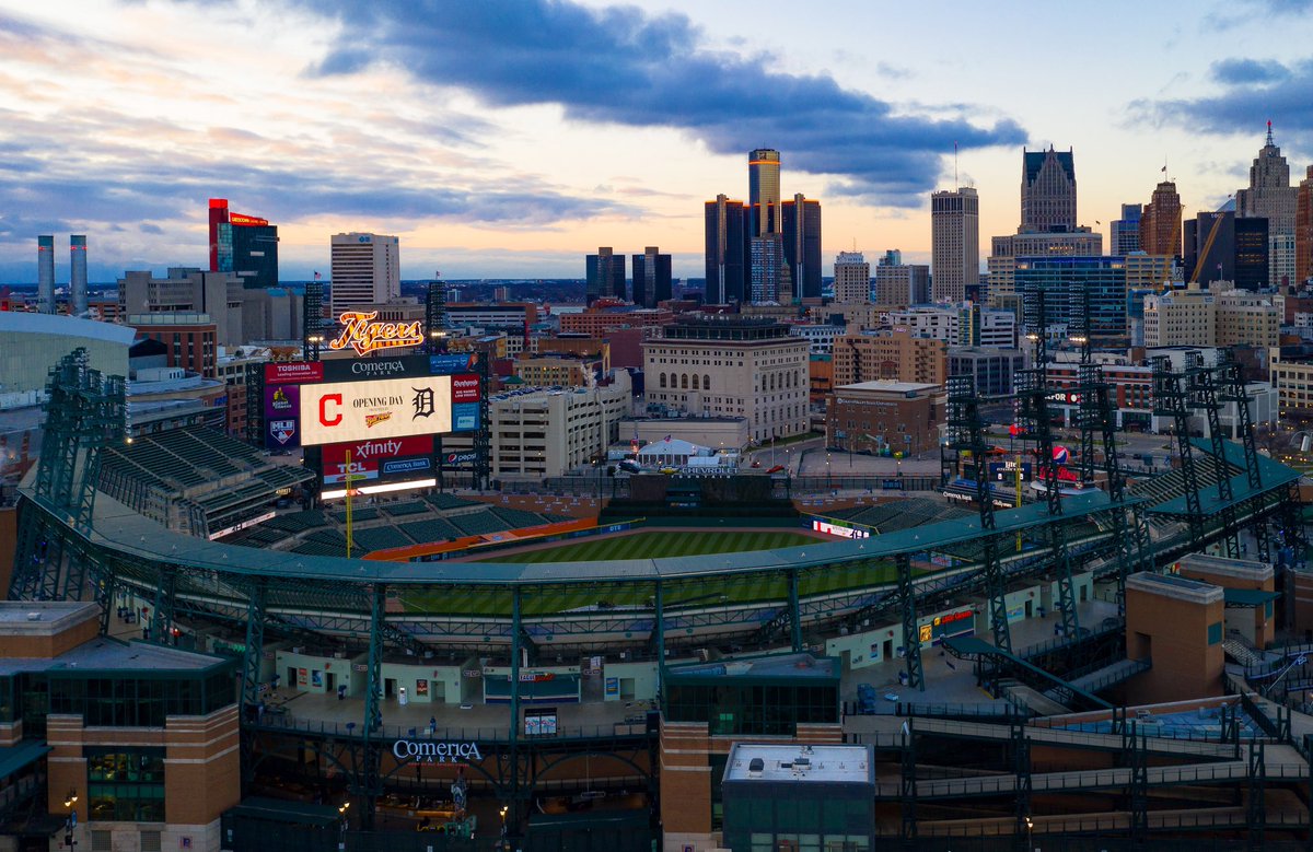 umichbaseball's tweet photo. Happy #OpeningDay to our @Tigers!

#DetroitRoots https://t.co/4qO9bSDTpR
