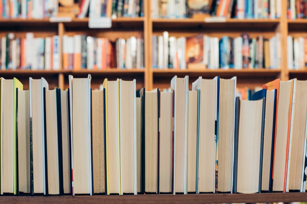 Literacy_Trust's tweet photo. This week we've sent books to young people in HMP/YOI Feltham and HMP Aylesbury as part of our #WorldBookDay offer for them to choose a book to keep. Huge thanks to @PenguinUKBooks and @HarperCollinsUK for donating books at a time when they are needed in prisons more than ever. https://t.co/p8WAwAHyXN
