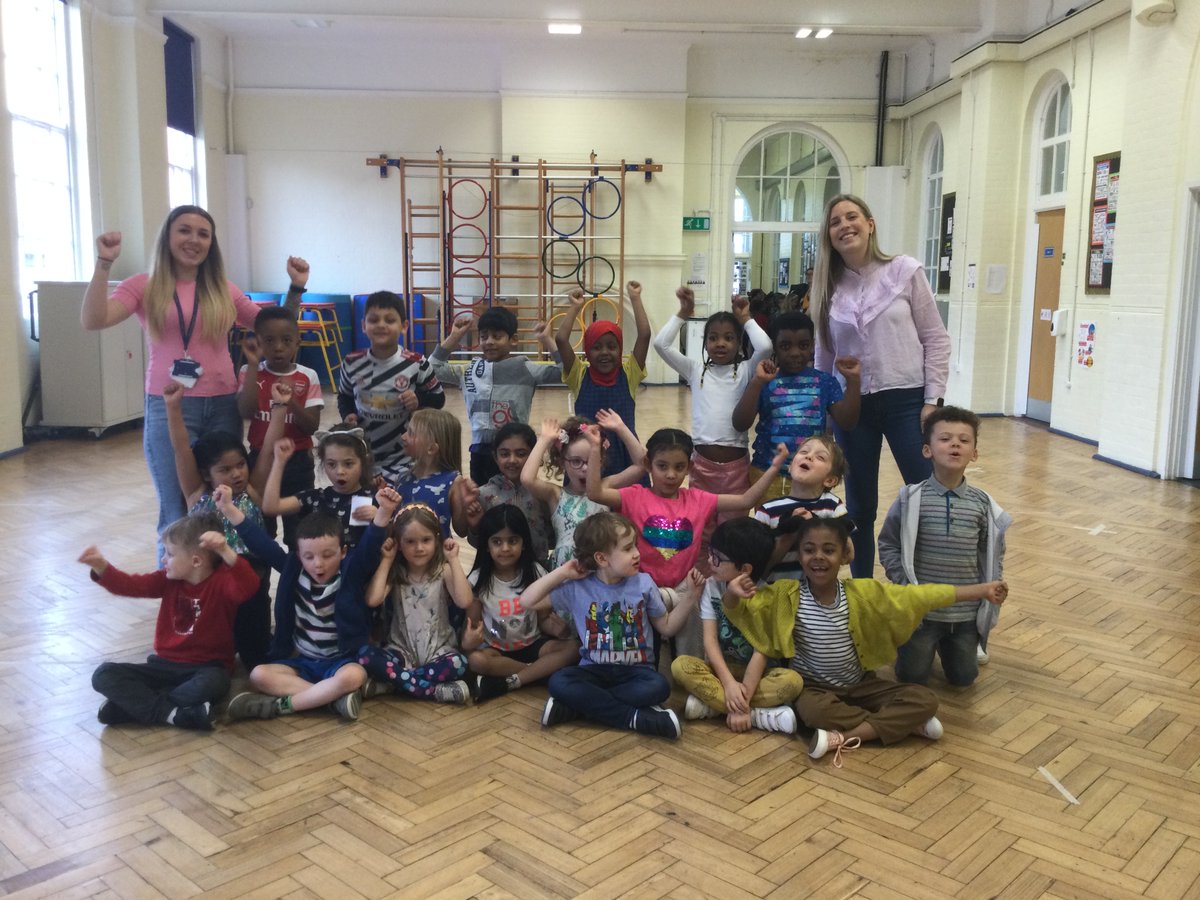 TootingPrimary's tweet photo. We wrapped up the week and our #NationalAutismAwarenessWeek celebrations with a 'dress like a rainbow day!' #expressyourself #inclusion #onecommunity https://t.co/6bbeT0Gupz