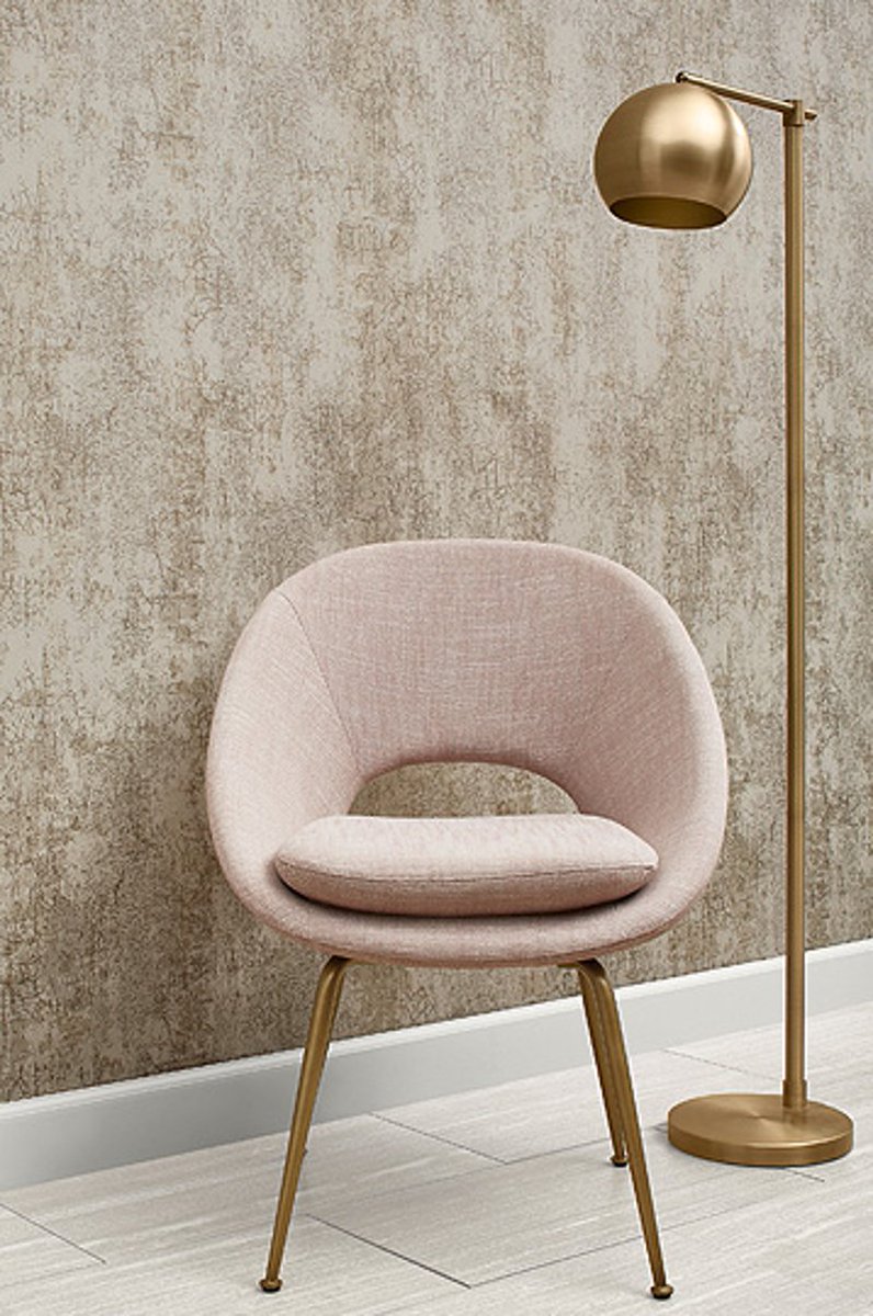crownsurface's tweet photo. Stone can really be a chameleon when it comes to design flexibility.  It can be raw like brick and concrete, with an inherent beauty as these elements are worn over time.  On the other hand, it can be sleek, smooth or bold. https://t.co/3uWBEiLwLC