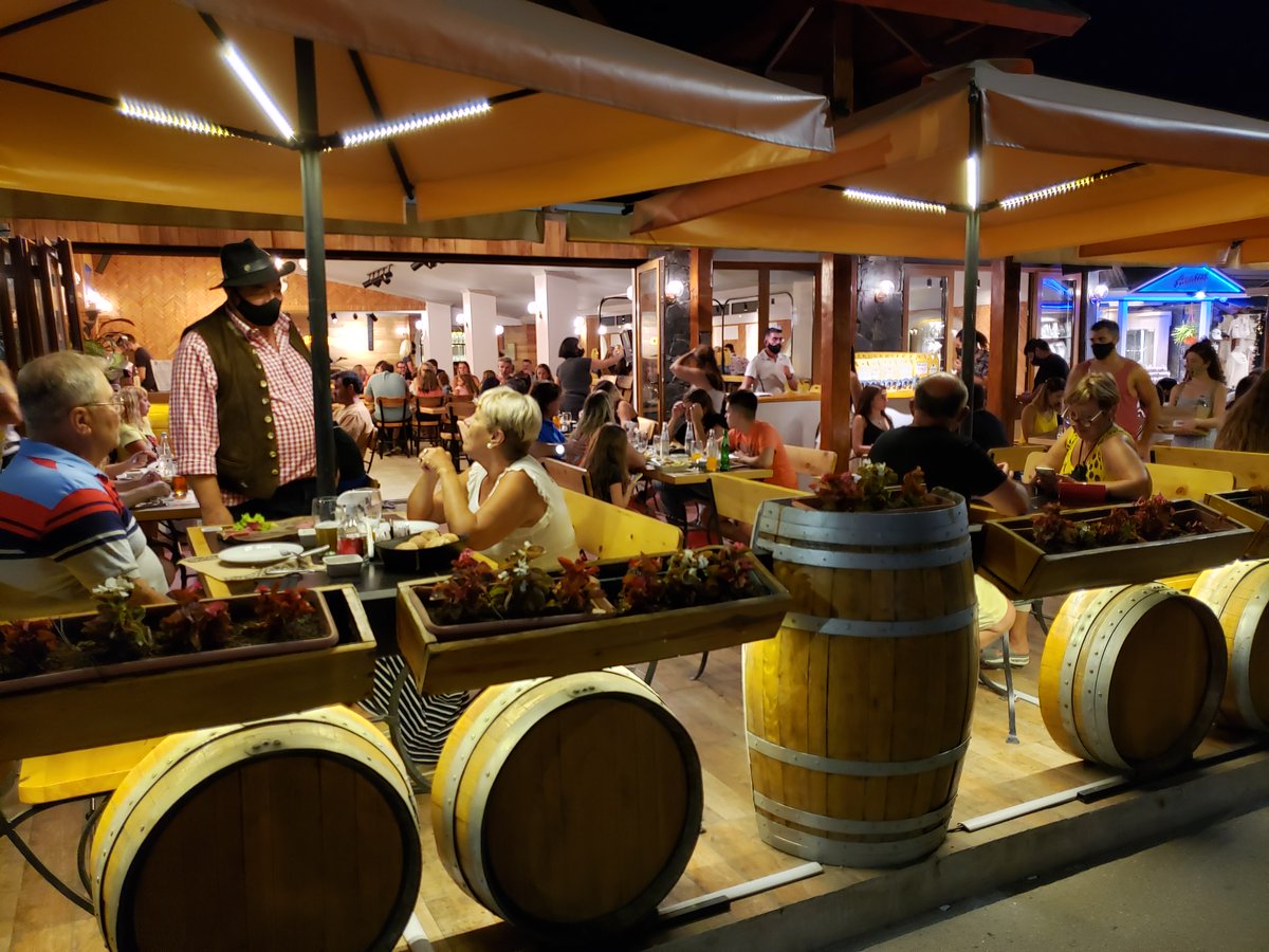 🍰 51° Fiesta Nacional de la Masa Vienesa | Del 01 al 04 de #Abril en #VillaGeneralBelgrano 

🍃 Con una gran #propuesta artística, repostería centroeuropea y chocolatería artesanal🍫 Libre y gratuita 🔎 Más info: bit.ly/3eQdNaF

CÓRDOBA❤️VOS <a href="/VgbTurismo/">Villa Gral. Belgrano</a>