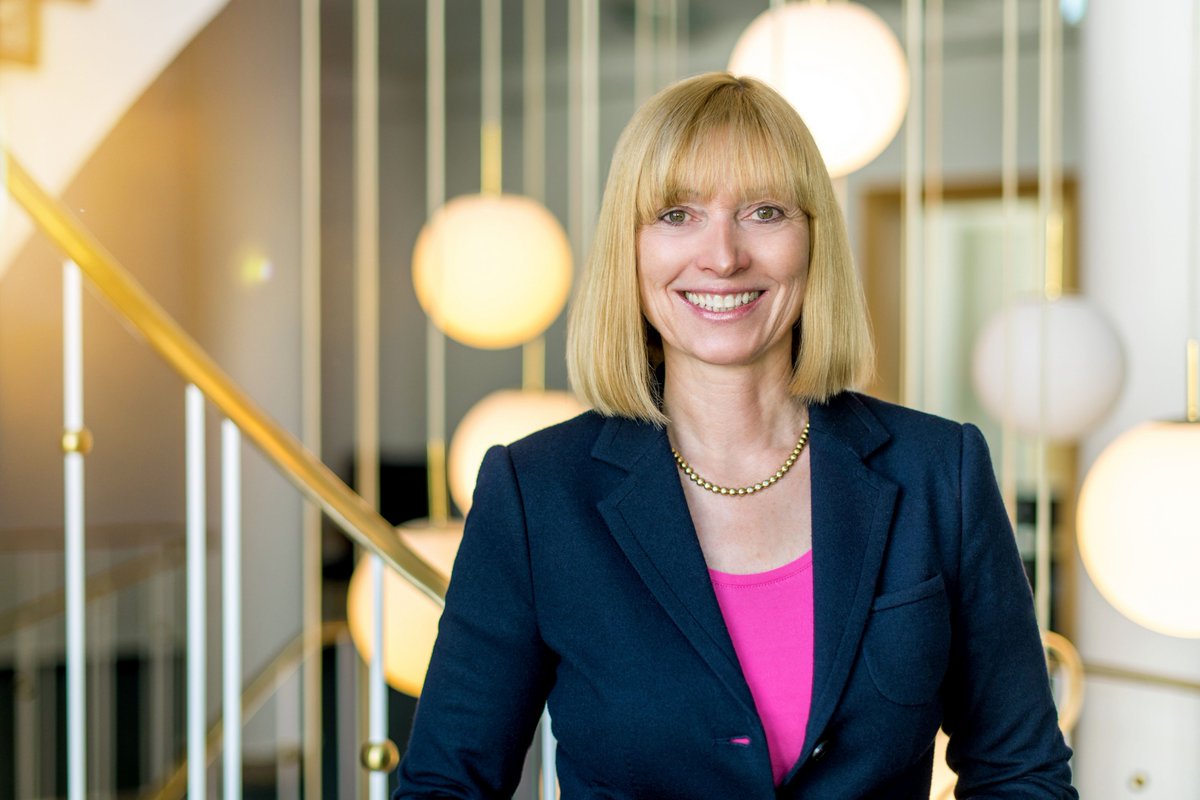 Sprecher-Wechsel in der IHK-Arbeitsgemeinschaft Rheinland-Pfalz: Susanne Szczesny-Oßing folgt auf Peter Adrian - herzlichen Glückwunsch aus Mainz!

rheinhessen.ihk24.de/servicemarken/…

<a href="/ihkkoblenz/">IHK Koblenz</a> <a href="/IHKTrier/">IHK Trier</a> <a href="/IHK_Pfalz/">IHK Pfalz</a>