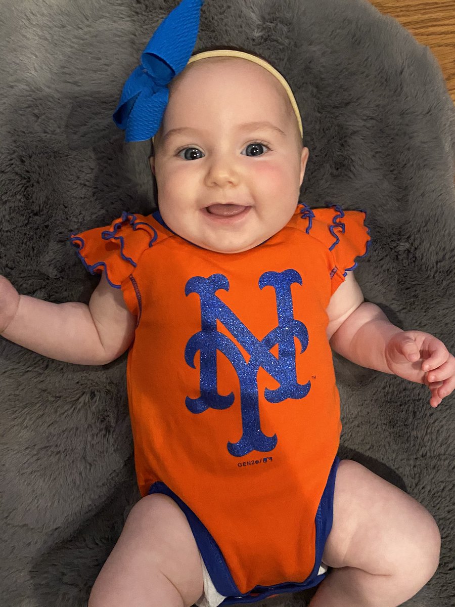 sara_rubin's tweet photo. Ready for opening day! @Coachbeefshaw @Mets @StevenACohen2 https://t.co/p75nAwdwwU