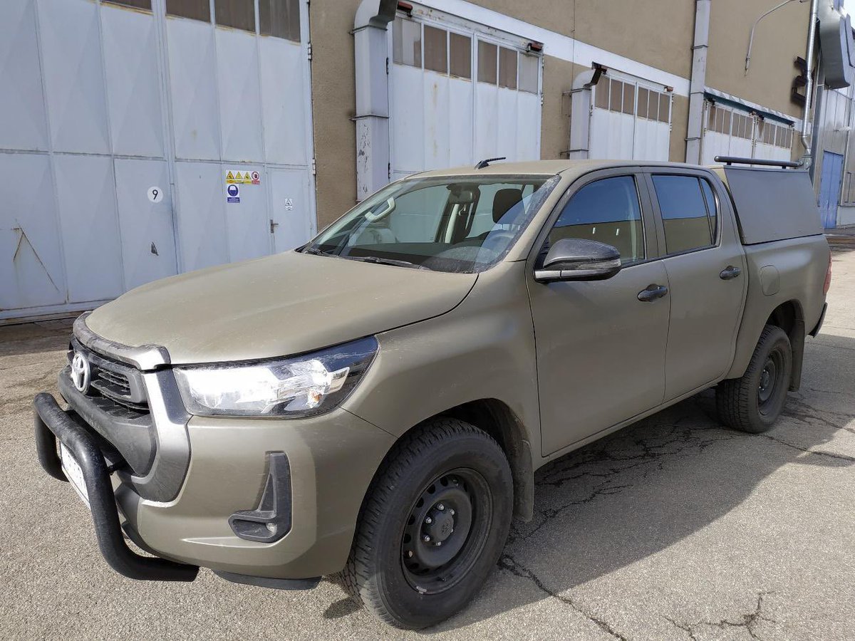ObranaTweetuje's tweet image. Toyota Hilux. Listopad 2020 – podpis smlouvy. Březen 2021 – úspěšné kontrolní zkoušky. Nyní začnou vojskové zkoušky. Když vše půjde podle plánu, první nové terénní automobily dostanou vojáci na začátku léta.