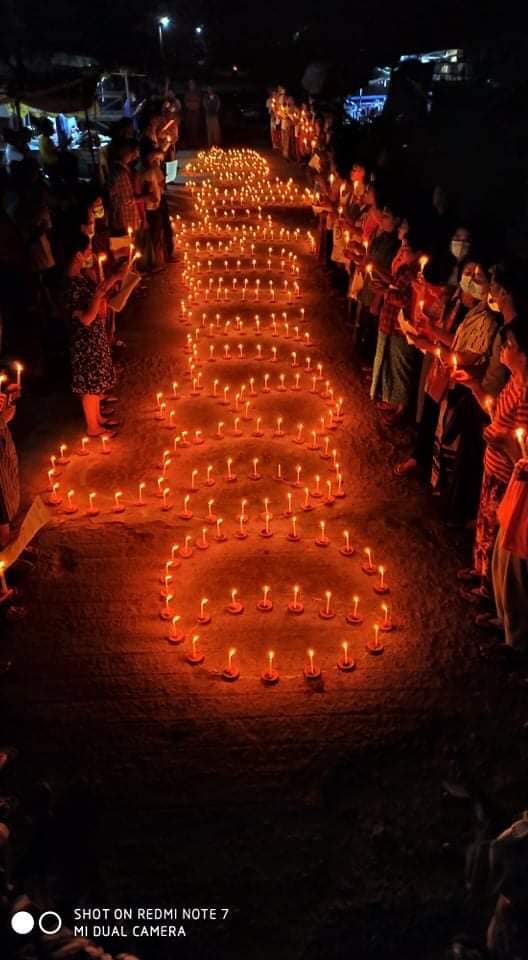 GummySm90283438's tweet photo. In #Banbwe, #Naungcho Tsp,Apr 1 Night Strike.
Civilians burned the 2008 constitution and also
prayed for the fallen martyrs in the spring revolution.
SUPPORT FEDERAL ARMY
#Apr1Coup
#Burn2008
#WhatsHappeningInMyanmar
@clarissaward,@CNN https://t.co/vCrhpkwfRW