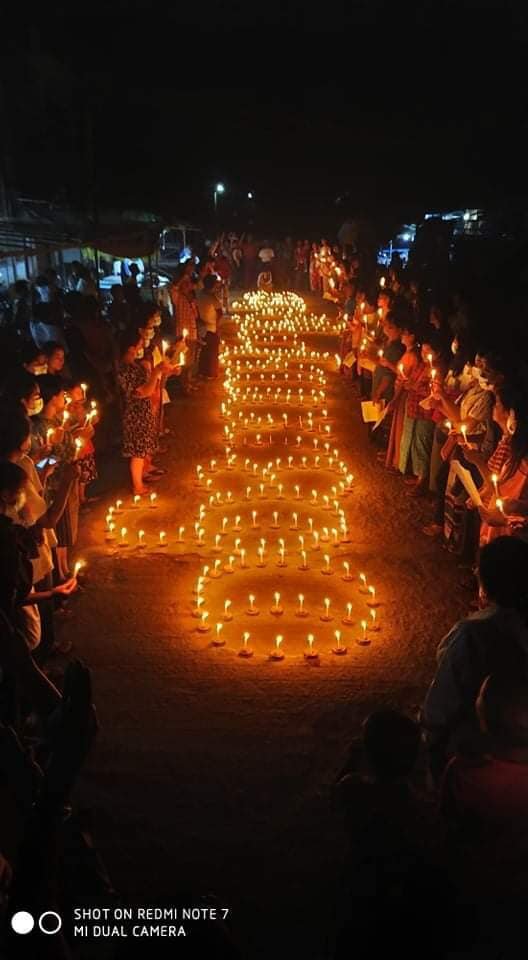 GummySm90283438's tweet photo. In #Banbwe, #Naungcho Tsp,Apr 1 Night Strike.
Civilians burned the 2008 constitution and also
prayed for the fallen martyrs in the spring revolution.
SUPPORT FEDERAL ARMY
#Apr1Coup
#Burn2008
#WhatsHappeningInMyanmar
@clarissaward,@CNN https://t.co/vCrhpkwfRW