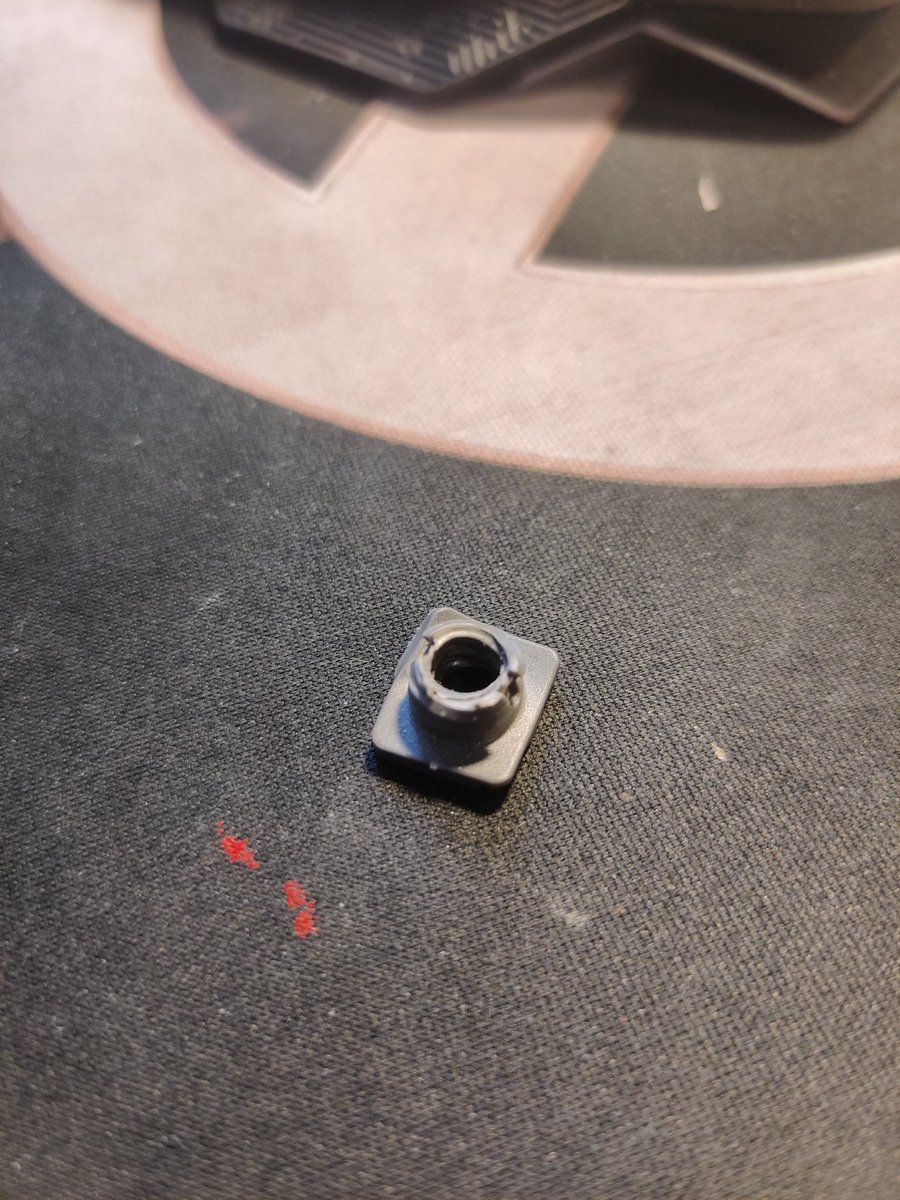 CyReiDigi's tweet photo. @IKEAUKSupport what is this and how do I get more of them? They are from a kitchen cabinet https://t.co/kbOrPKOMzJ