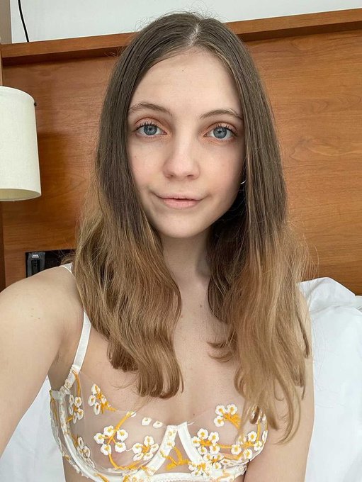 Send because I&rsquo;m hot, $15 to DM me  $hannahfalls69  Findom humanatm cashslave finsub findomme humanATM