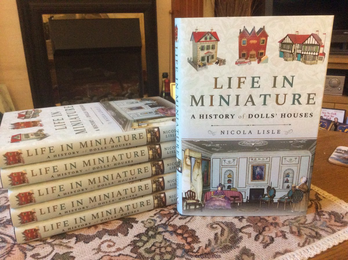 NicolaLisle1's tweet photo. Ooh, another 5* review of #LifeinMiniature has appeared on the @penswordbooks website!
"...authorโs observations are insightful; scholarly, but not dull. The dollsโ house deserves a thoughtful history and this is an excellent source"
https://t.co/WkgA6cwkIj https://t.co/coJDyholFn
