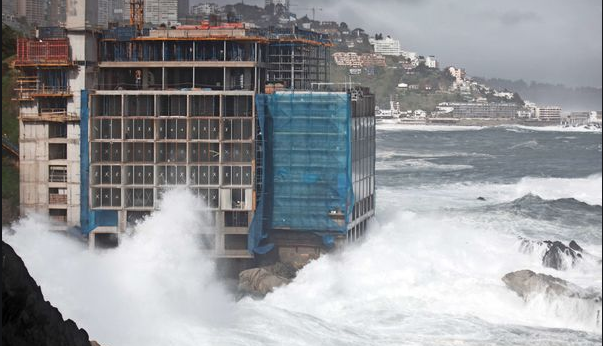 elmostrador's tweet photo. Histórico: Corte Suprema declara ilegal las obras en la roca oceánica y reitera que Hotel Punta Piqueros no cuenta con permiso de edificación
https://t.co/AuwRqsKGJS https://t.co/fIE5i1TBRf