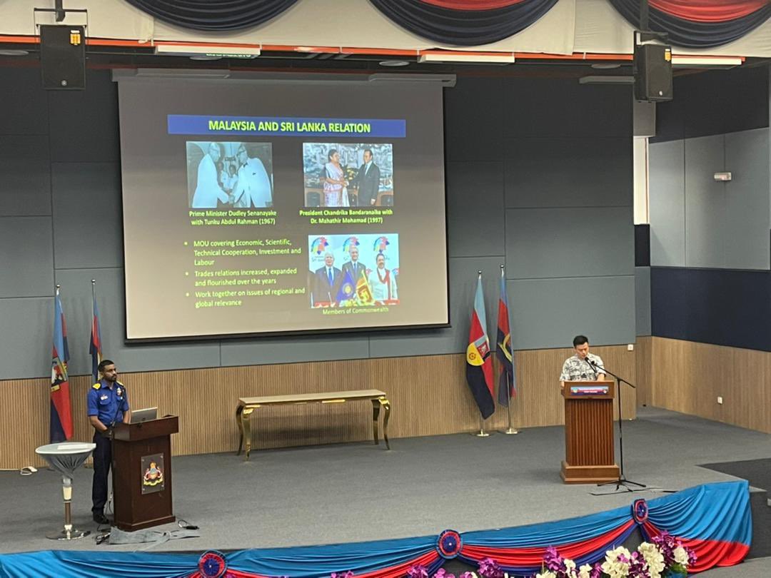 MAFSC_'s tweet photo. 01.04.2021. MAFSC Sri Lanka 73rd National Day Celebration in PUSPAHANAS Putrajaya. The presentation has been delivered by Lt Cdr Kasun Nuwarapaksha SLN. #mafsc #puspahanas #srilankanationalday https://t.co/ffI7RhKWjx