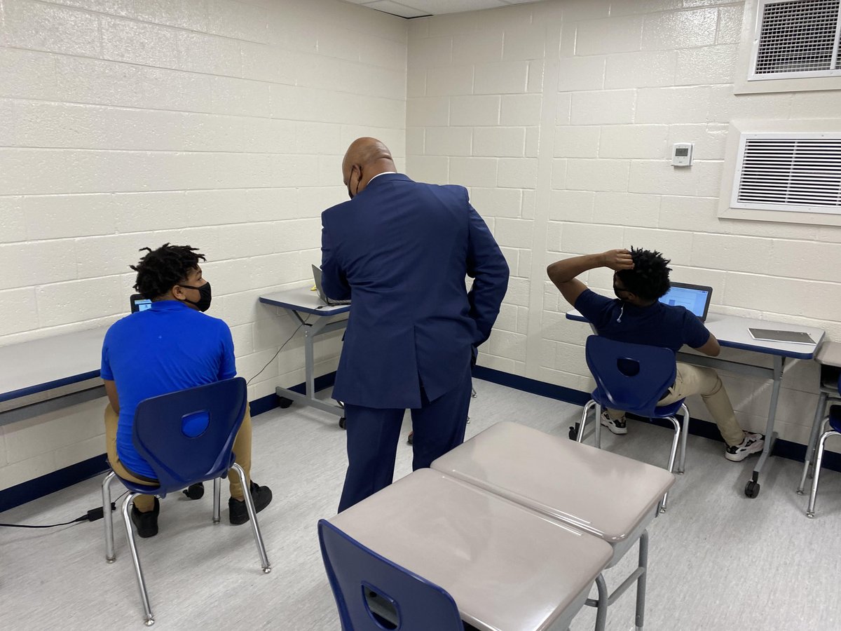 azkacademy's tweet image. We want to thank @GriffinSpalding Superintendent @KeithLSimmons1 for visiting @azkacademy. He was able to tour the school, meet with staff, and students as well as see the great things that are happening here at AZK!