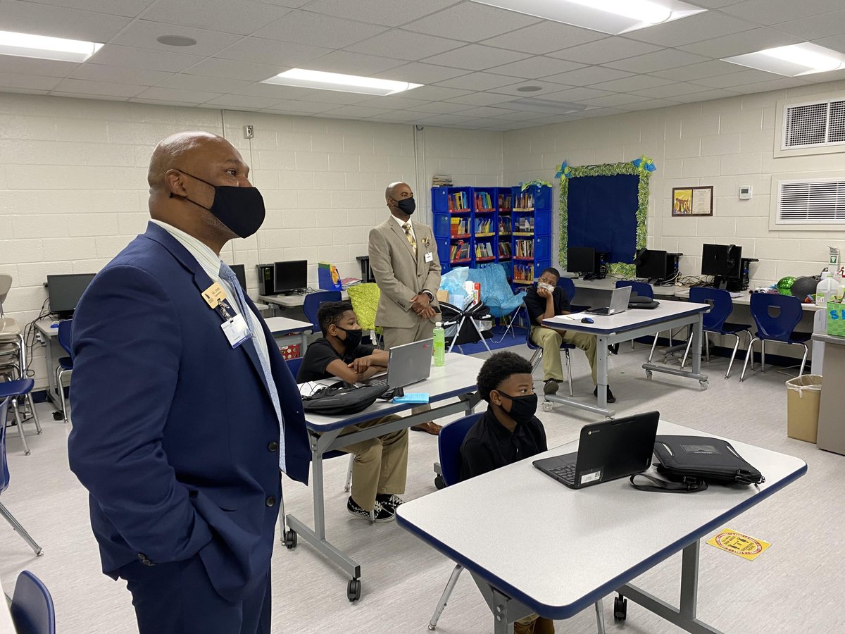 azkacademy's tweet image. We want to thank @GriffinSpalding Superintendent @KeithLSimmons1 for visiting @azkacademy. He was able to tour the school, meet with staff, and students as well as see the great things that are happening here at AZK!