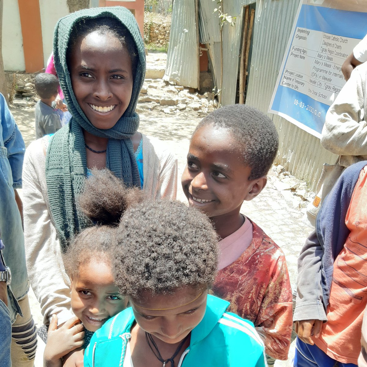 Met in #Tigray these gorgeous 5 siblings. They cannot find their mum. They ran away from conflict. @UNICEFEthiopia is supporting #family tracing and interim #care for hundreds of #children. @UNICEF @USAIDSavesLives @eu_echo @UKinEthiopia @unicefprotects
