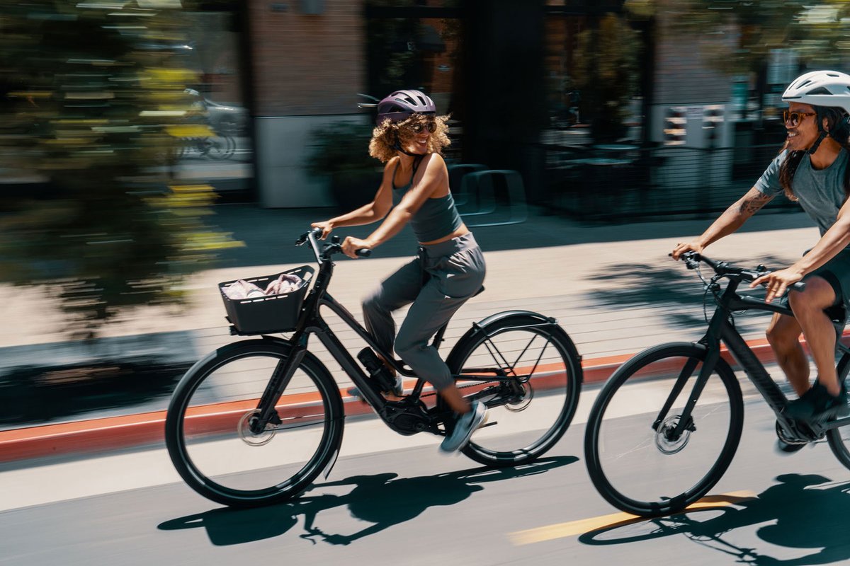 marciojmsilva's tweet photo. Specialized's latest e-bike is a lighter, easier-to-ride city cruiser https://t.co/qeNen5aO4N https://t.co/b4I3m38RPW