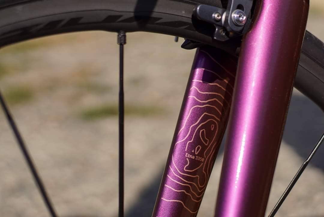 steelisrealrgc's tweet photo. If you want to turn heads whilst out on the roads Cicles Bikes CERERE will definitely do that, what stunning build!😍
#steelisreal #steelisrealrgc #ciclesbikes #handbuiltbikes #madeinitaly🇮🇹 #vercelli #roadbike
#FrameBuilding #ridemoreworkless #dropbarsnotbombs https://t.co/6MnYvOABVq