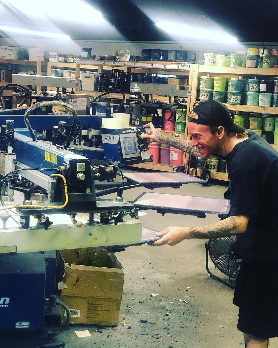 mrcompanies's tweet photo. Enjoying what you do is priceless! 💙🔥
Keep smiling everyone 🙌

#MRBlueCrew
📸 Texas Sportswear

#screenprinting #smile #screens #waterbased #automaticpress #plastisol #serigrafia #printlife #screenprinter #supportlocal #shoplife #autopress #printshoplife #screenprintingaddict https://t.co/5H2P3CwFRA