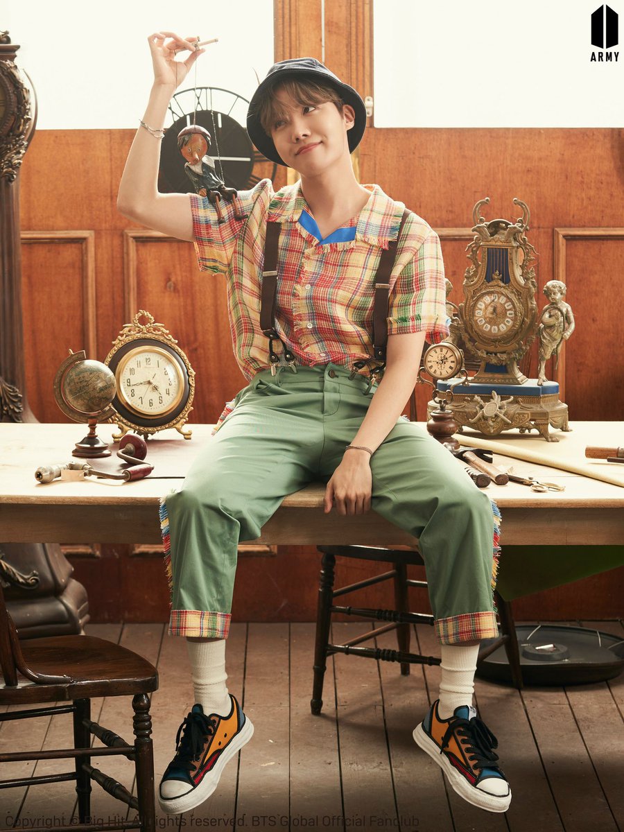 btsbrasil_on's tweet photo. [INFO] 21.04.01 | Atualização do ARMY MEMBERSHIP com o conto de fadas do #JHOPE (@BTS_twt). 

“Brilhante e corajoso, e a pessoa mais sincera, devemos ir ao encontro de J-Hope esperando pelo ARMY dentro de sua história?”

(1/2) https://t.co/QKfBdY4NmF