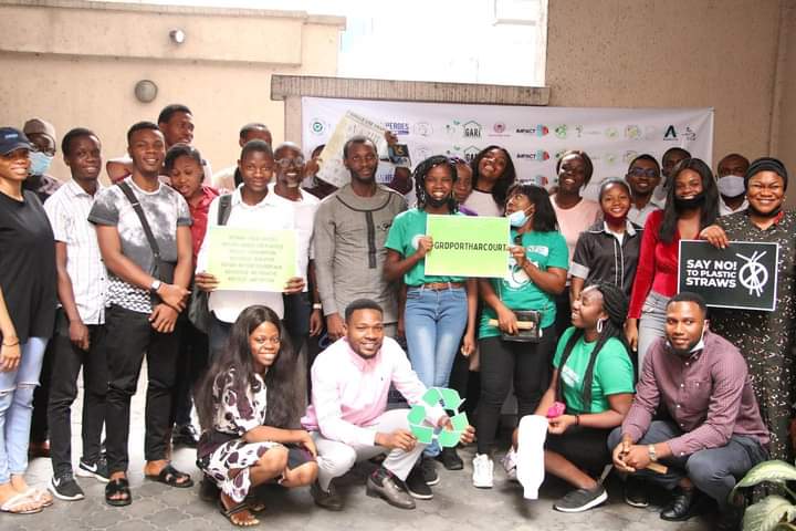 sozonetworks's tweet photo. Sozo networks is proud to be able to support @u_recycle.initiative for its 2021 Global Recycling Day Celebration. Through Impacttoolbox grant, U-recycle was able to educate over 174 people in 4 states about plastic pollution crisis and ways that plastic footprints can be cut down https://t.co/PRGuMIXoqf