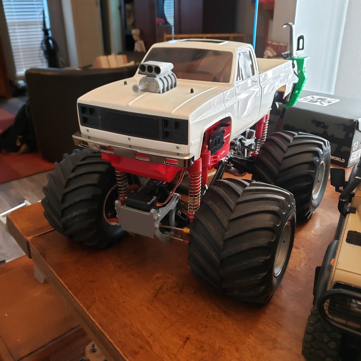The3Daddict's tweet photo. The bumper is on the Clodbuster, I'll add lights and stuff later. #rccars #rchobbies #rcoffroad #rctrucks #rcmonstertruck #tamiyaclodbuster #clodbuster #oldschoolrc #vintagerccollection #vintagerc #tamiyausa #rcaddict #rccommunity #rcpics #rclife #rcfamily #rcpsycho #rcobsession https://t.co/tsqWi4p5rI