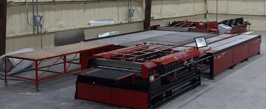 EngelEuropaINT's tweet photo. Check Out our new Transfer Line.... Installed and ready to Go...Any Enquires @EngelEuropaINT #Engineering  #sheetmetal #machinery #duct #HVAC #ductline #Autofold #squareduct #automation https://t.co/7ph2f16oQH