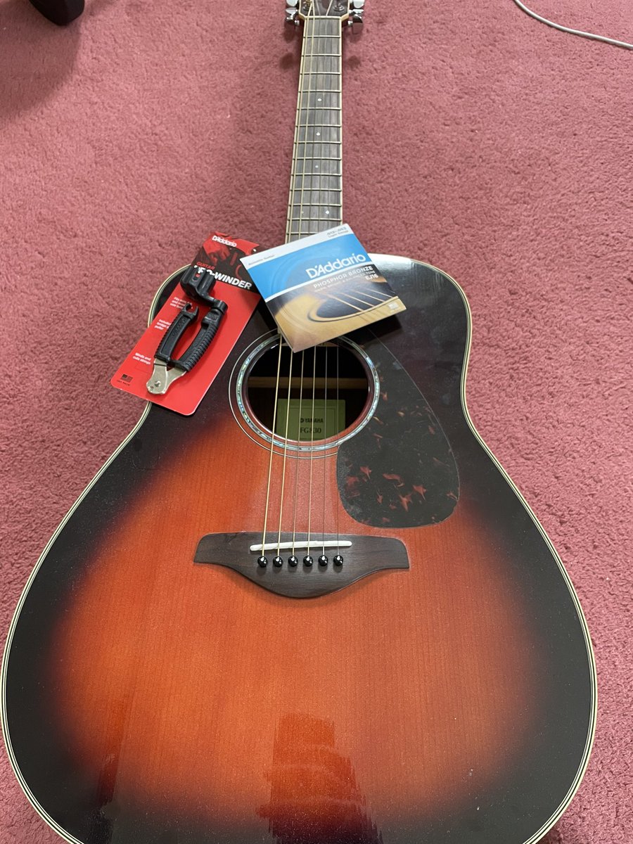 wooddeanm's tweet image. Wish me luck, friends. 

#guitar #stringchange #daddario #Yamaha