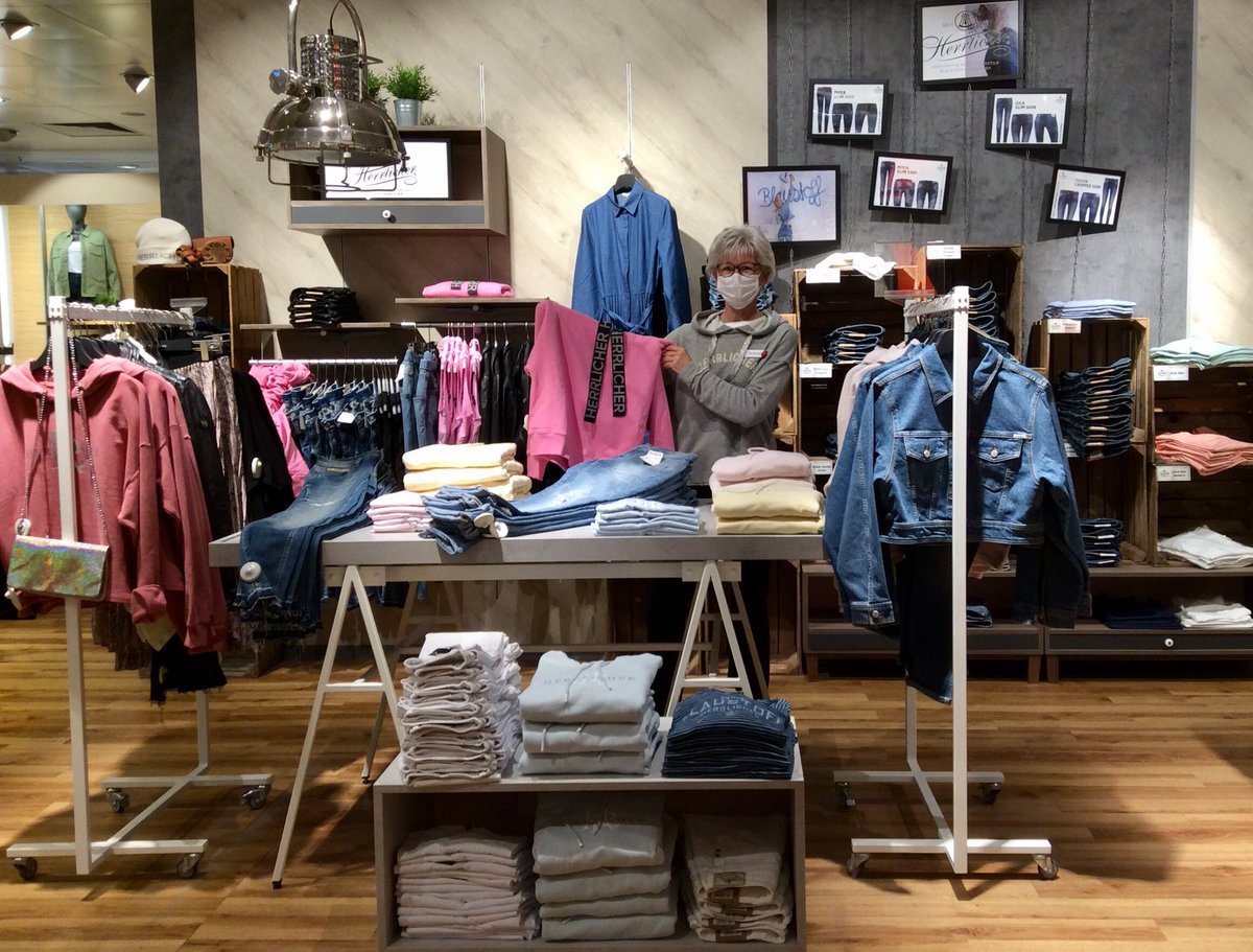 MATZENMODE's tweet photo. Mit Herrlicher in den Frühling💐🌞

die neue Kollektion mit ihren frischen Farben lädt ein. 🤗👚
Wir sind weiterhin für Sie da.

#mode # Frühling #Farben https://t.co/YVdsmA2cdi