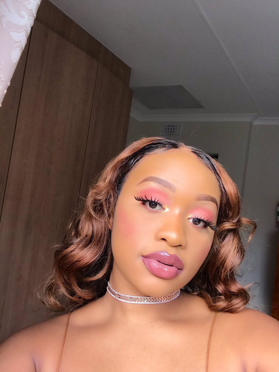 wonderthel_'s tweet photo. With these selfies, I’d like to officially welcome everybody to my birthday month 😍🎈 - don’t forget to peep my pinned tweet
Nandos | #JamesonAprilFools | Anele | eNCA https://t.co/A55ffLySdH