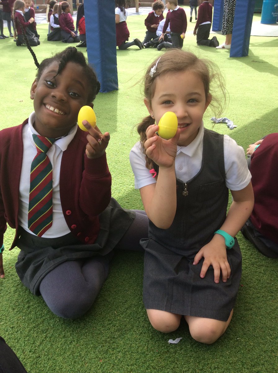 St_JamesYear2's tweet photo. Wishing everybody a Happy Easter 🐣 https://t.co/txIBPmtCp0